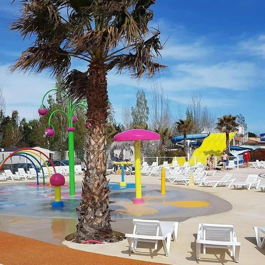 Mobilhome Vias Plage Dans Camping Экстерьер фото