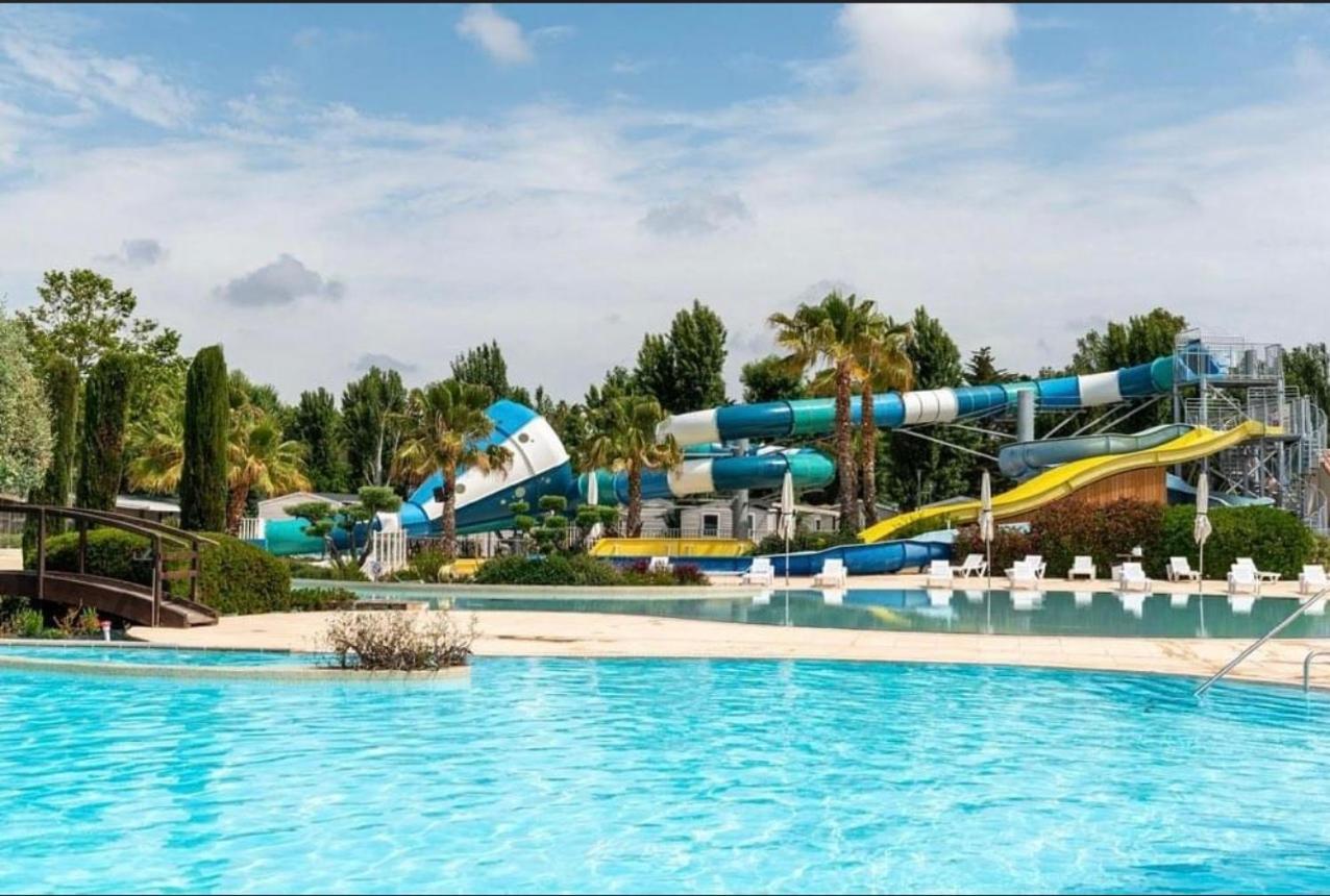 Mobilhome Vias Plage Dans Camping Экстерьер фото