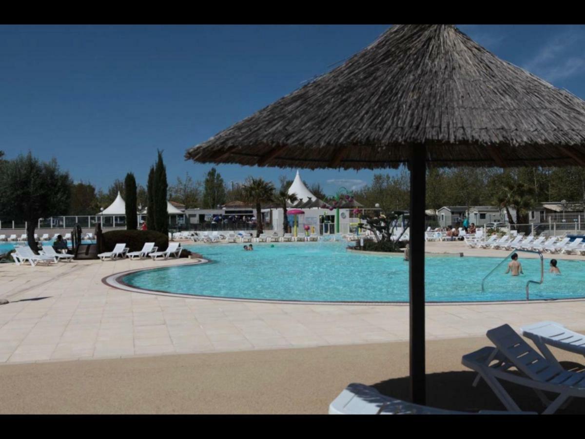 Mobilhome Vias Plage Dans Camping Экстерьер фото